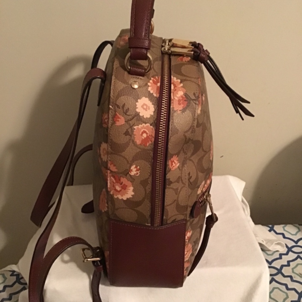 🔥Coach, backpack, see all photos, new cond. gorgeous coach pattern - Picture 4 of 9